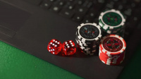 Online Casinos versus Spielhallen: Welche Unterschiede erwarten Spieler?