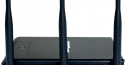 300 MBit/s Wireless-N Gigabit-Router, 8-Port Gigabit-Switch, Gigabit-PCI-Adapter